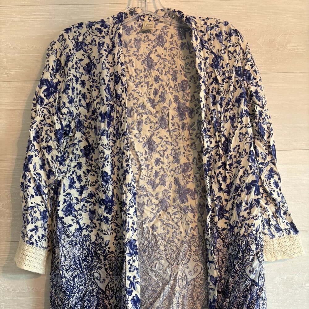 Floral Blue and White Women's Komono